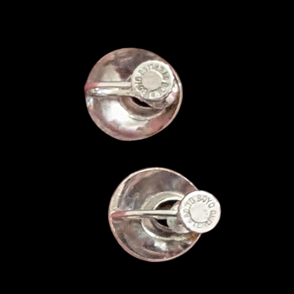 Elegant Blue and Silver Stud Earrings - Picture 3 of 4